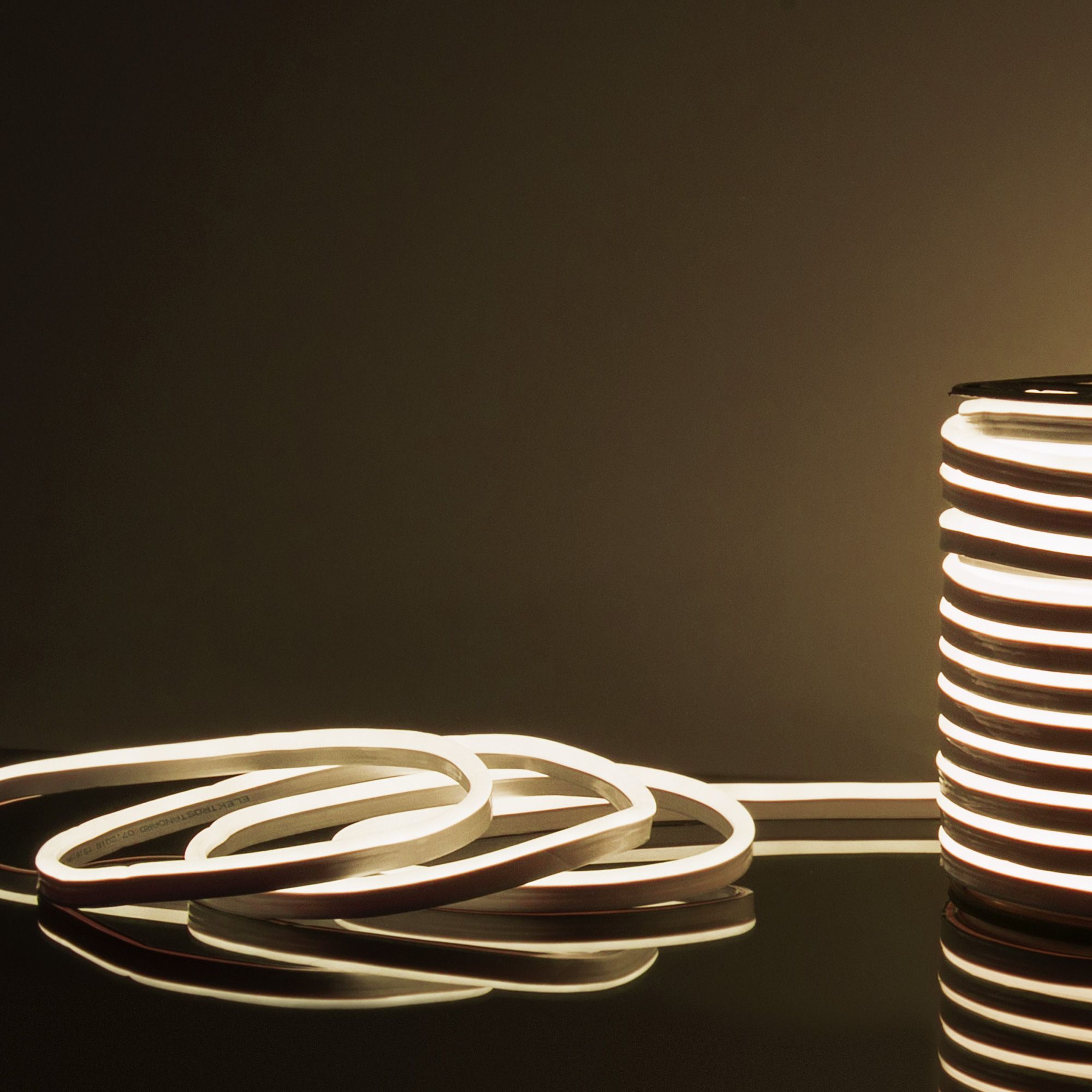 Уличный светильник Elektrostandard Гибкий неон 220V 9,6W 120Led 2835 IP67 односторонний дневной белый, 50 м